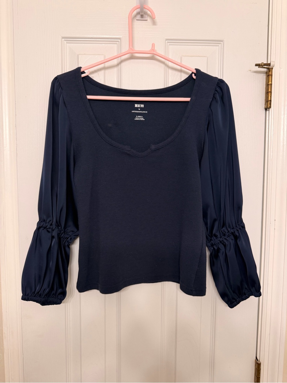 MOVING SALE: Anthropologie Navy Scoop-Neck Puff Sleeve Top